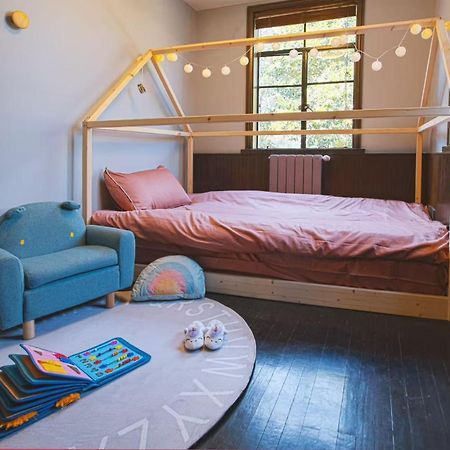 Shanghai Downtown Hills Boutique Guesthouse - Near Metro Line 7, Exit 3, Changping Road Exteriör bild