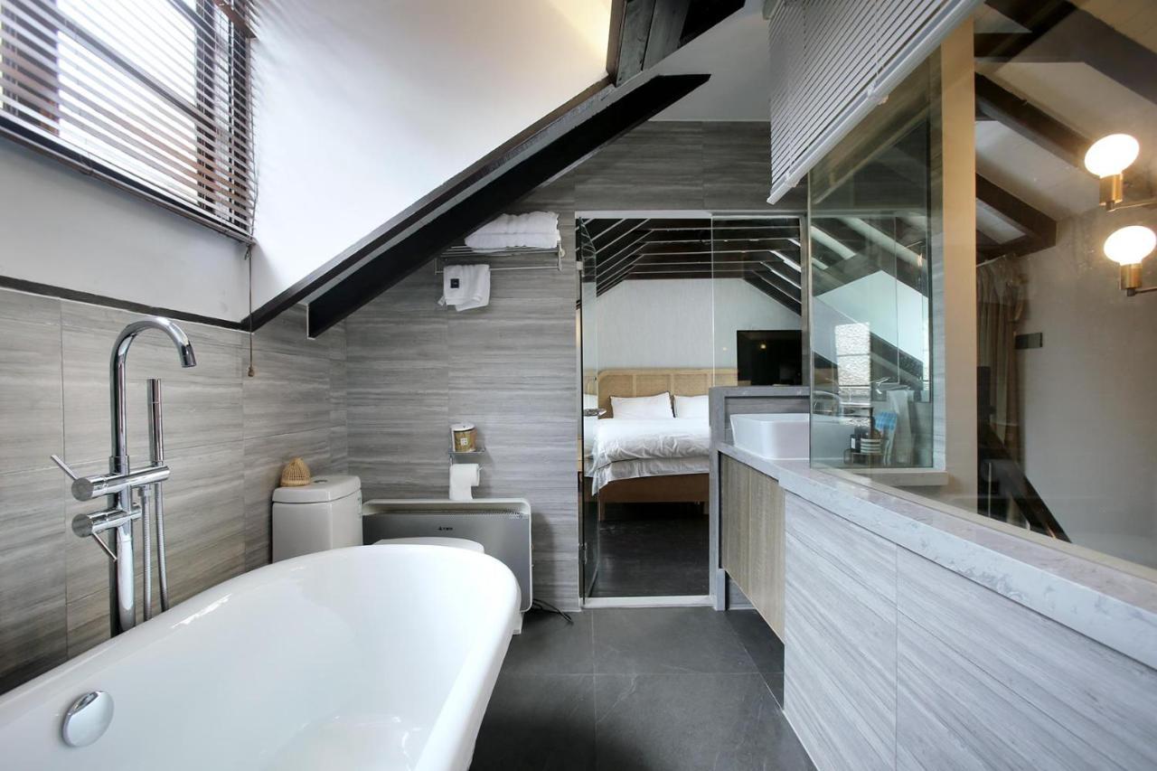 Shanghai Downtown Hills Boutique Guesthouse - Near Metro Line 7, Exit 3, Changping Road Exteriör bild